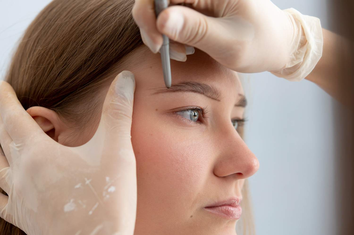 Despigmentación de cejas en Castelldefels