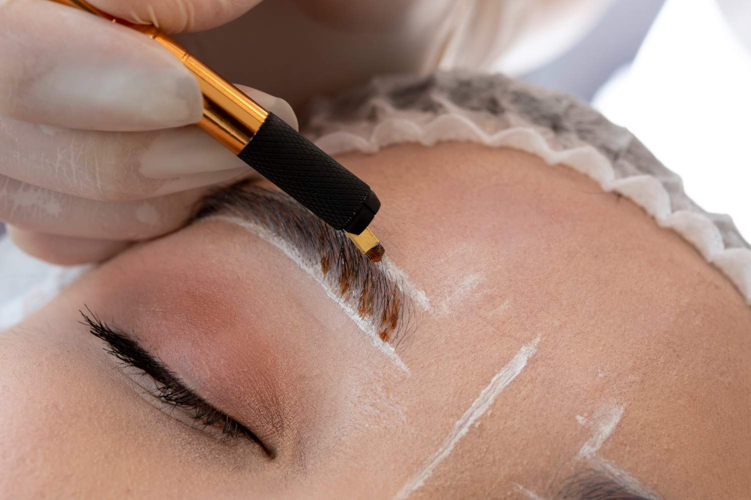 Laminado de cejas, lifting y tinte de pestañas en Castelldefels